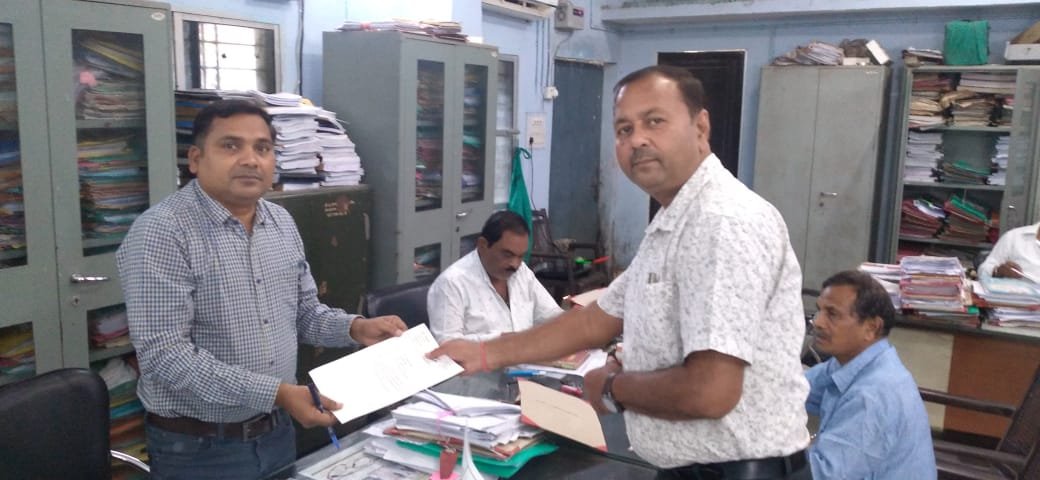 विधायक प्रतिनिधि सुरेश अग्रवाल के प्रयास का दिखने लगा रंग, बोरदा क्रॉसिंग में मार्किंग के साथ दुर्घटनाओं पर अंकुश लगाने के उपाय चालू 1 IMG 20230406 WA0000 1 kshititech