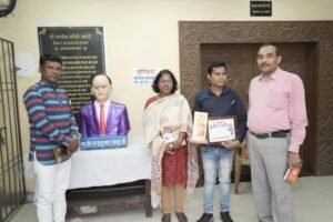 कलाकारों का अद्भुत प्रदर्शन, सक्ती के कलाकारों का जलवा, कहा - कला पैसों की मोहताज नहीं होती, सम्मान मिलना बड़ी बात होती है, एकता पत्रकार संघ के आयोजन को सराहा नगरवासियों ने, कला, मेहनत और प्रतिभा का हुआ सम्मान 24 IMG 20230417 WA0113 kshititech