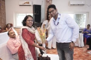 कलाकारों का अद्भुत प्रदर्शन, सक्ती के कलाकारों का जलवा, कहा - कला पैसों की मोहताज नहीं होती, सम्मान मिलना बड़ी बात होती है, एकता पत्रकार संघ के आयोजन को सराहा नगरवासियों ने, कला, मेहनत और प्रतिभा का हुआ सम्मान 14 IMG 20230417 WA0160 kshititech