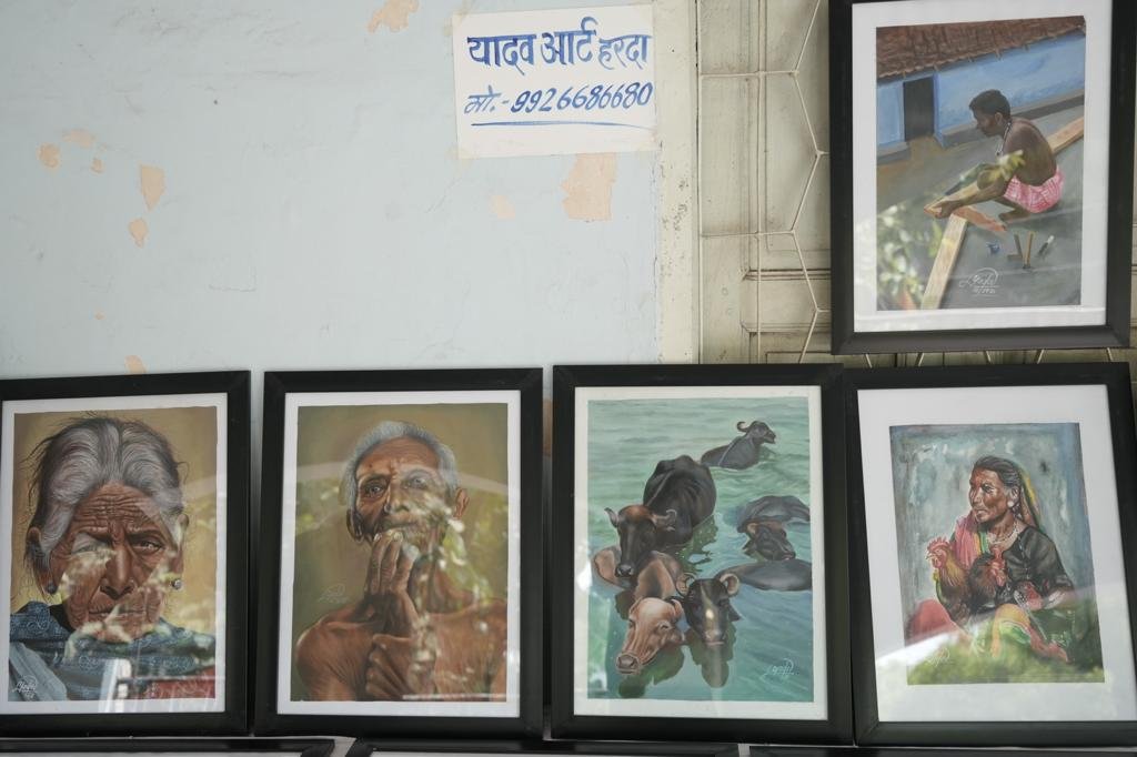 कलाकारों का अद्भुत प्रदर्शन, सक्ती के कलाकारों का जलवा, कहा - कला पैसों की मोहताज नहीं होती, सम्मान मिलना बड़ी बात होती है, एकता पत्रकार संघ के आयोजन को सराहा नगरवासियों ने, कला, मेहनत और प्रतिभा का हुआ सम्मान 8 IMG 20230417 WA0363 kshititech