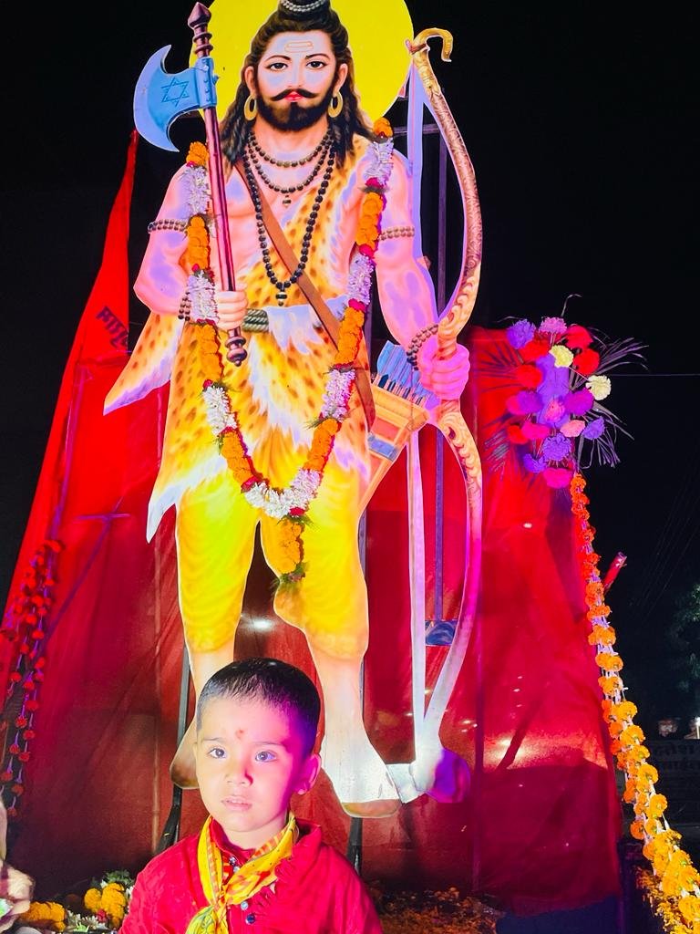 बारिश की फुहारों के बीच आतिशबाजी के साथ निकली भगवान परशुराम की भव्य शोभायात्रा 3 IMG 20230423 WA0024 kshititech