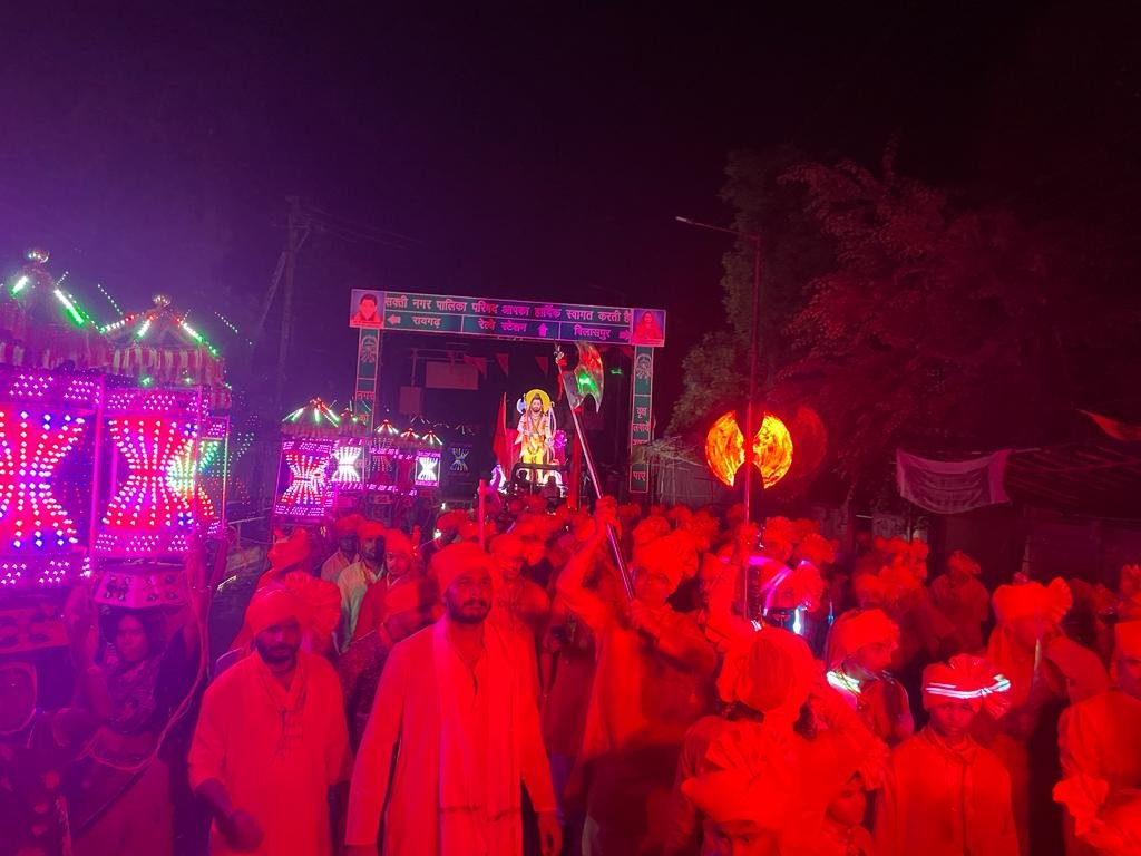 बारिश की फुहारों के बीच आतिशबाजी के साथ निकली भगवान परशुराम की भव्य शोभायात्रा 9 IMG 20230423 WA0025 kshititech