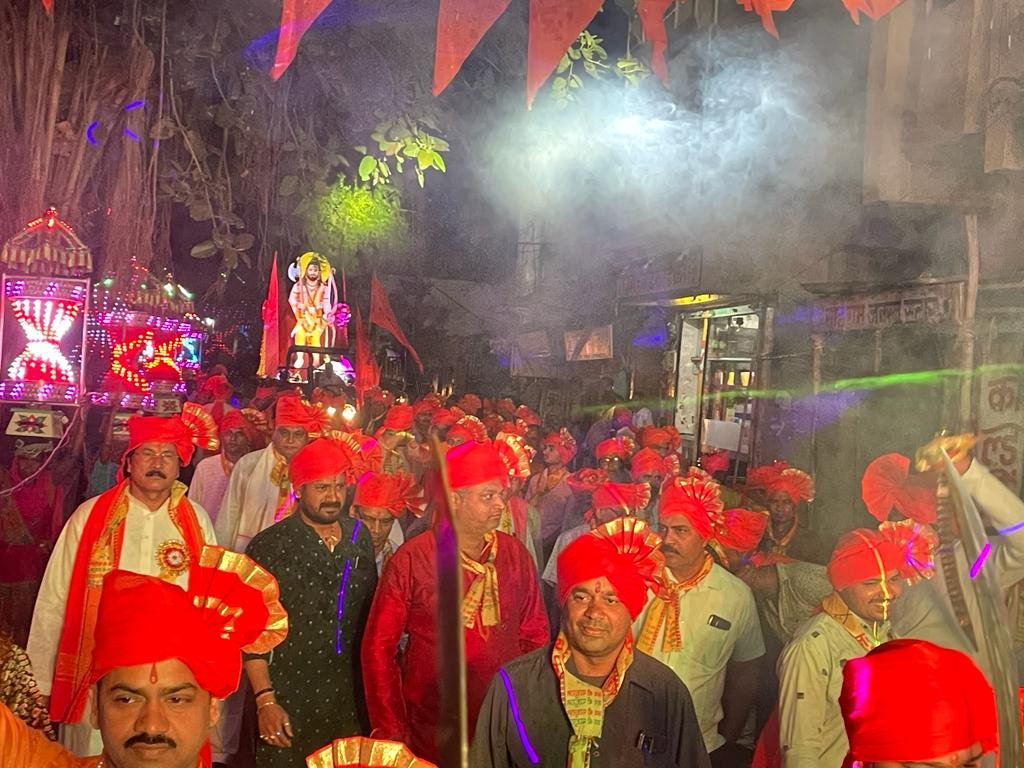 बारिश की फुहारों के बीच आतिशबाजी के साथ निकली भगवान परशुराम की भव्य शोभायात्रा 1 IMG 20230423 WA0037 kshititech