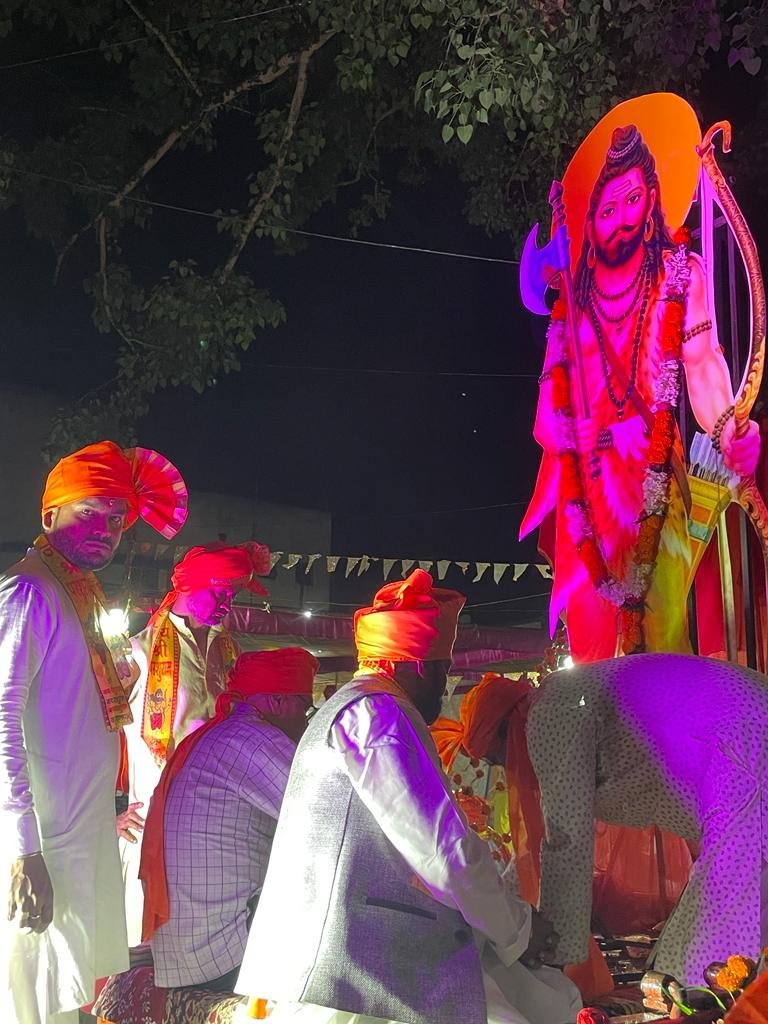 बारिश की फुहारों के बीच आतिशबाजी के साथ निकली भगवान परशुराम की भव्य शोभायात्रा 6 IMG 20230423 WA0045 kshititech