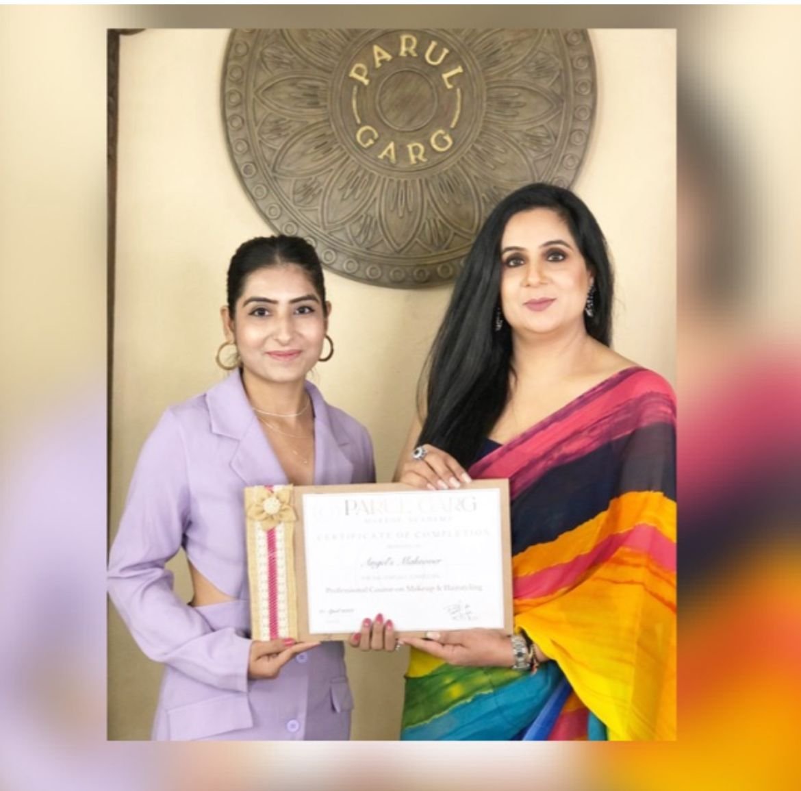 प्रसिद्ध ब्यूटीशियन पारुल गर्ग से प्रशिक्षण लेकर लौटी सक्ती नगर की पूजा कुकरेजा, पारुल गर्ग ने प्रमाण पत्र देकर किया सम्मानित 1 IMG 20230425 WA0006 kshititech