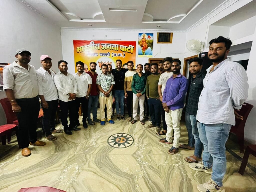 भाजयुमो महामंत्री की जिम्मेदारी सोमेश और सूरज के कंधे पर, लाखन, परमेश्वर और मुकेश बनाए गए उपाध्यक्ष, भाजयुमो नगर अध्यक्ष गौतम शर्मा ने बनाई अपनी टीम, कहा - मिलकर बनाएंगे भाजपा की सरकार 2 IMG 20230717 WA0005 kshititech
