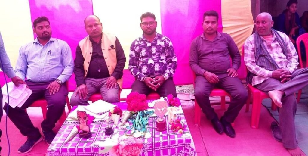 इस बार युवा नेता भीम पटेल सक्ती से विधानसभा चुनाव लड़ने की तैयारी में, दिल्ली पहुंचकर राहुल गांधी से मिलने की तैयारी, लौटकर जनता के बीच फूंकेंगे चुनावी बिगुल 4 IMG 20230715 143541 kshititech