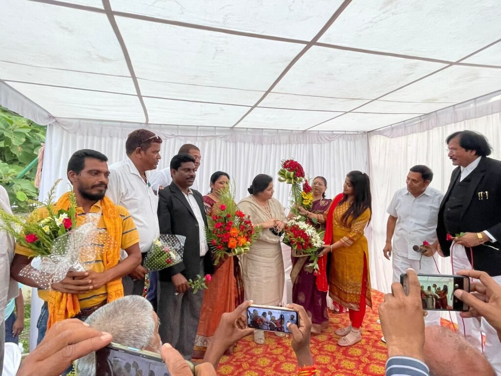हमें एकजुट रहकर लड़ना है चुनाव, जिसे टिकट न मिले उसे नहीं होना है निराश - डिसूजा, सक्ती पहुंचकर मिली टिकट के दावेदारों से 3 IMG 20230828 WA0023 kshititech