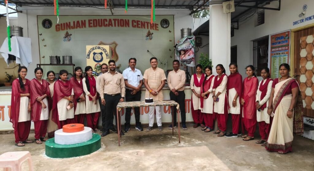 जिले के अशासकीय स्कूलों में नहीं मना शिक्षक दिवस, प्रबंधकों ने काली पट्टी लगाकर जताया विरोध, 95 प्रतिशत स्कूल रहे बंद 3 IMG 20230906 WA0002 kshititech