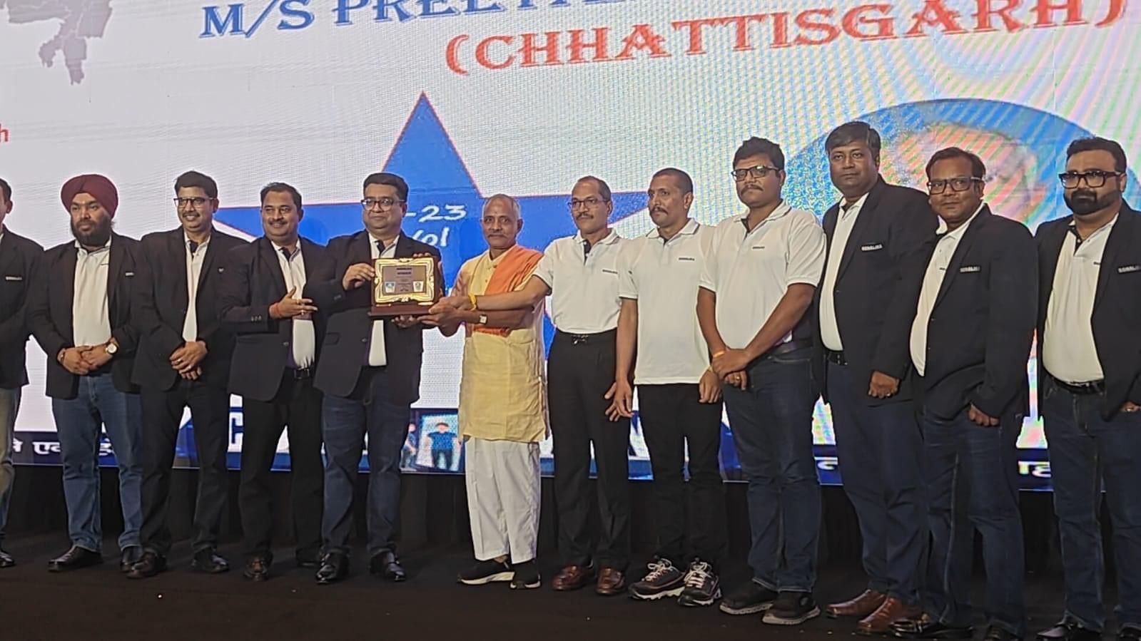 प्रीतम ट्रैक्टर्स ने बनाया रिकॉर्ड, पूरे भारत में सबसे ज्यादा सोनालिका ट्रैक्टर बेचने का मिला खिताब, प्रीतम ने कहा - किसानों के भरोसे से सब संभव 1 IMG 20230909 WA0003 1 kshititech