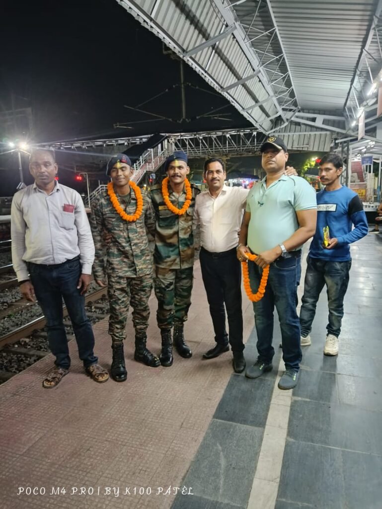 सक्ती जिले का मान अग्निवीर बबलू, गृहग्राम टेमर पहुंचने पर आतिशी स्वागत 2 IMG 20231007 WA0002 kshititech