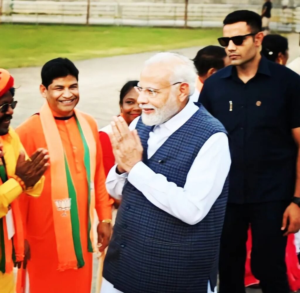 सक्ती विधानसभा : डॉ.खिलावन की छवि ने आलाकमान को किया टिकट देने को मजबूर, संगठन, समाज और जनता के बीच पैठ ने किया आकर्षित, अब कमल खिलाने की जिम्मेदारी है डॉक्टर साहब के कंधे पर. देखिए क्या कहता है समीकरण ? 4 Screenshot 2023 10 10 11 37 33 74 1c337646f29875672b5a61192b9010f9 kshititech
