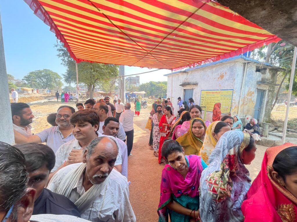 सक्ती विधानसभा में 76.70 प्रतिशत मतदान, जिले की चंद्रपुर विस में 68.66 प्रतिशत तो जैजेपुर में 69.50 प्रतिशत मतदान, महिलाओं और फर्स्ट टाइम वोटर्स का उमड़ा सैलाब 2 IMG 7335 kshititech