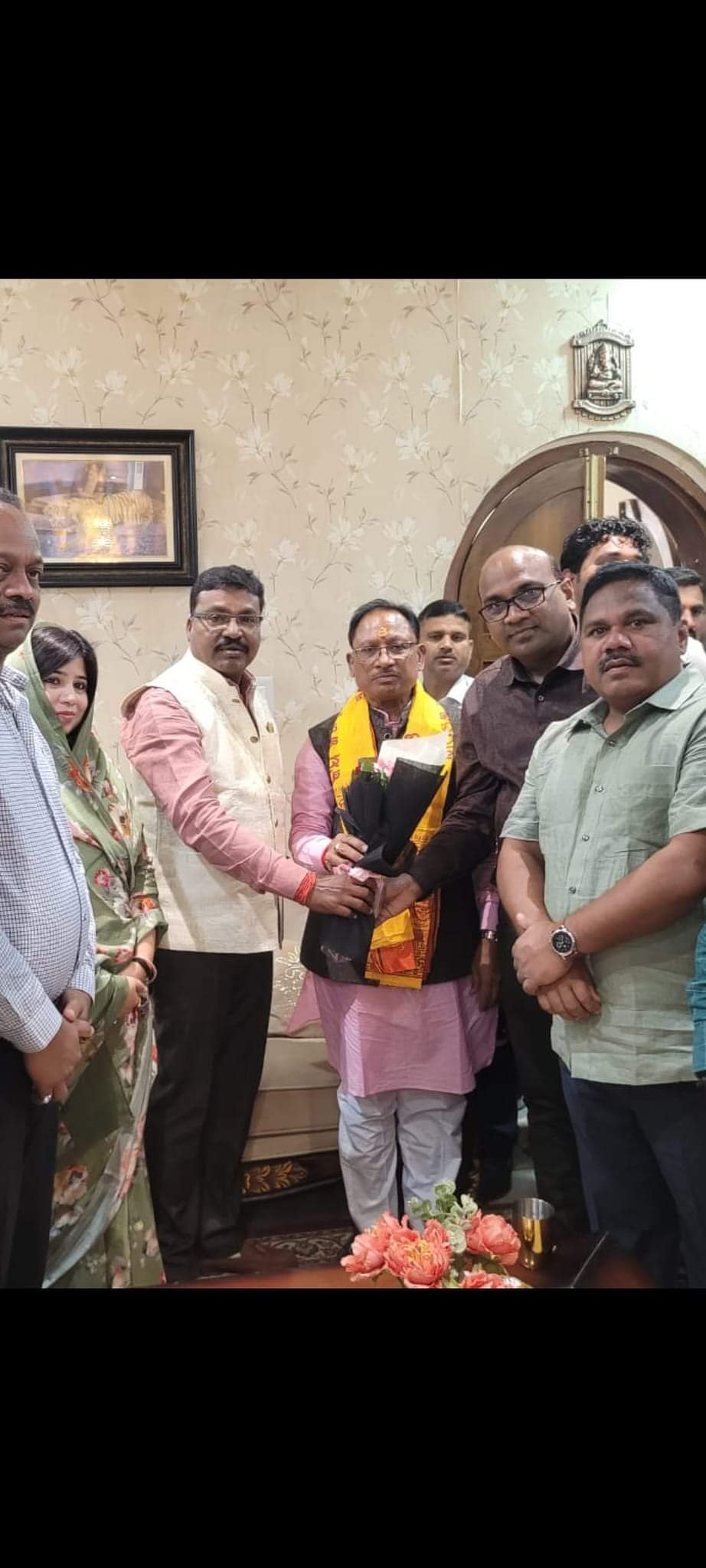 रामकुमार गबेल ने बहुरानी संयोगिता सिंह के साथ की प्रदेश के नए सीएम विष्णुदेव साय से मुलाकात, कहा - छत्तीसगढ़ बढ़ेगा आगे 1 FB IMG 1702443101712 kshititech