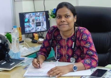 सक्ती के बिहान नर्सिंग होम में महिला की सफल सर्जरी, बड़े ट्यूमर को निकालकर 6 साल से परेशान महिला को पहुंचाई राहत 2 img 20231221 2217296598279725836641163 kshititech