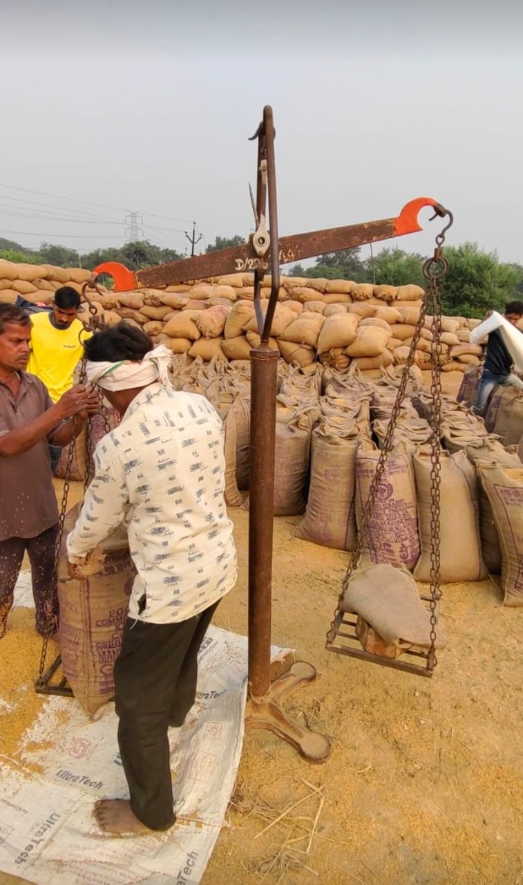 डभरा में धान खरीदी में गड़बड़ियां उजागर, अधिकारियों के निर्देशों की प्रभारी कर रहे अवहेलना 1 IMG 20240103 WA0073 1 kshititech