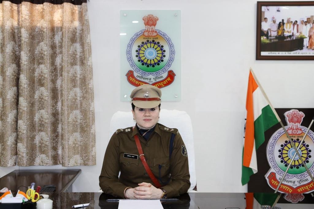 सक्ती एसपी अंकिता शर्मा की थाना प्रभारियों को दो टूक, अपराध करने वालों में हो खौफ, बेसिक पुलिसिंग पर ध्यान दें प्रभारी 1 IMG 20240207 WA0067 kshititech