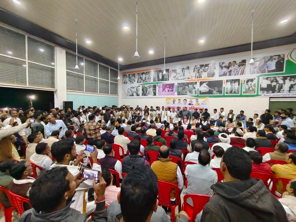 खुद कार चलाते सक्ती पहुंचे सचिन पायलट, कार्यकर्ताओं से कहा इतिहास रचा जा रहा है, आप सभी इसके साक्षी बनें, 11 फरवरी को सक्ती पहुंचेगी न्याय यात्रा 3 img 20240202 2032134317523678012697792 kshititech