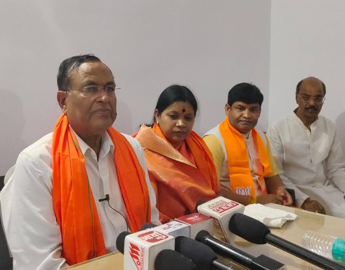 मोदी की गारंटी से पूरे प्रदेश की सभी सीटों पर मिलेगी प्रचंड जीत, लोकसभा चुनाव के सक्ती कार्यालय के शुभारंभ अवसर पर गौरी शंकर अग्रवाल ने कहा - भारी मतों से जीतेंगे जांजगीर लोकसभा 1 IMG 20240304 WA007528129 kshititech