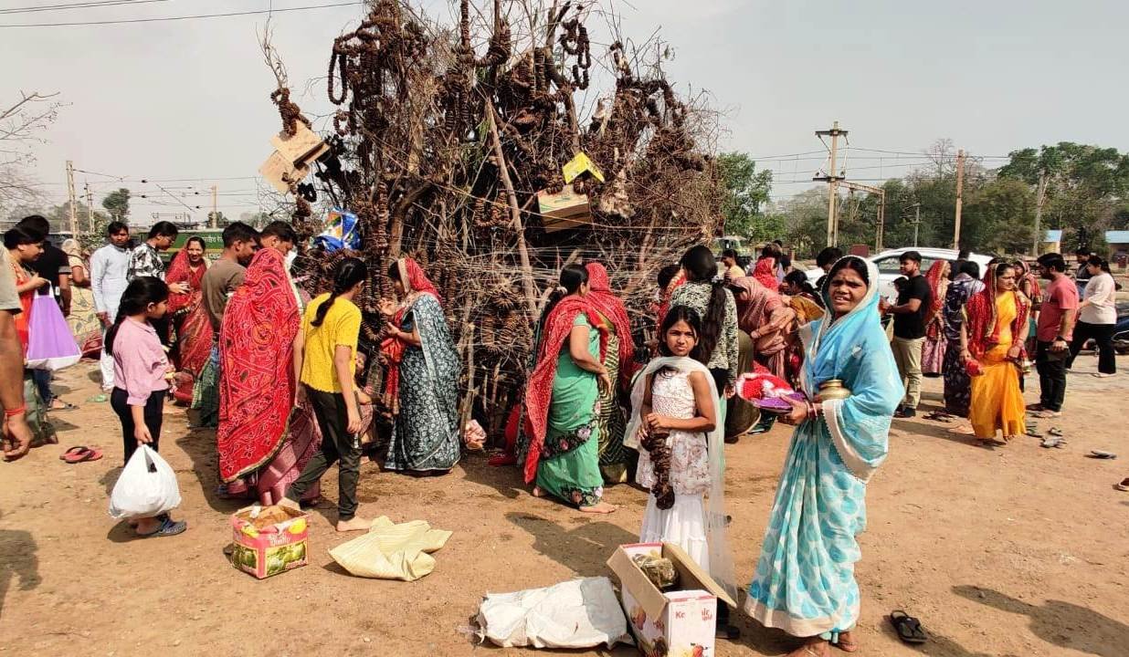 होलिकादहन : मारवाड़ी महिलाओं ने की विशेष पूजा-अर्चना 1 IMG 20240324 WA0056 kshititech