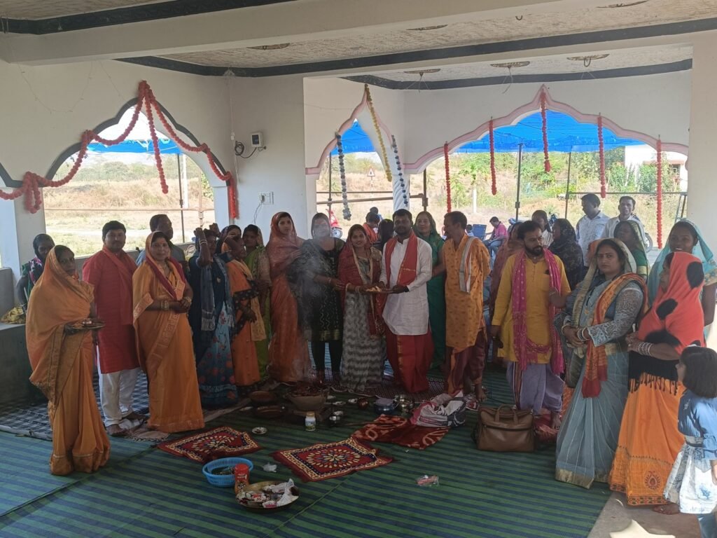 रगजा के शिव मंदिर में महाशिवरात्रि पर हुआ शानदार आयोजन, पहले पर्व में भक्तों की उमड़ी भीड़ रात तक चलती रही 3 img 20240310 wa00403182136695528033845 kshititech