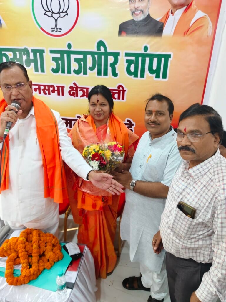 मोदी की गारंटी से पूरे प्रदेश की सभी सीटों पर मिलेगी प्रचंड जीत, लोकसभा चुनाव के सक्ती कार्यालय के शुभारंभ अवसर पर गौरी शंकर अग्रवाल ने कहा - भारी मतों से जीतेंगे जांजगीर लोकसभा 3 img 20240304 1616016180158434270583547 kshititech