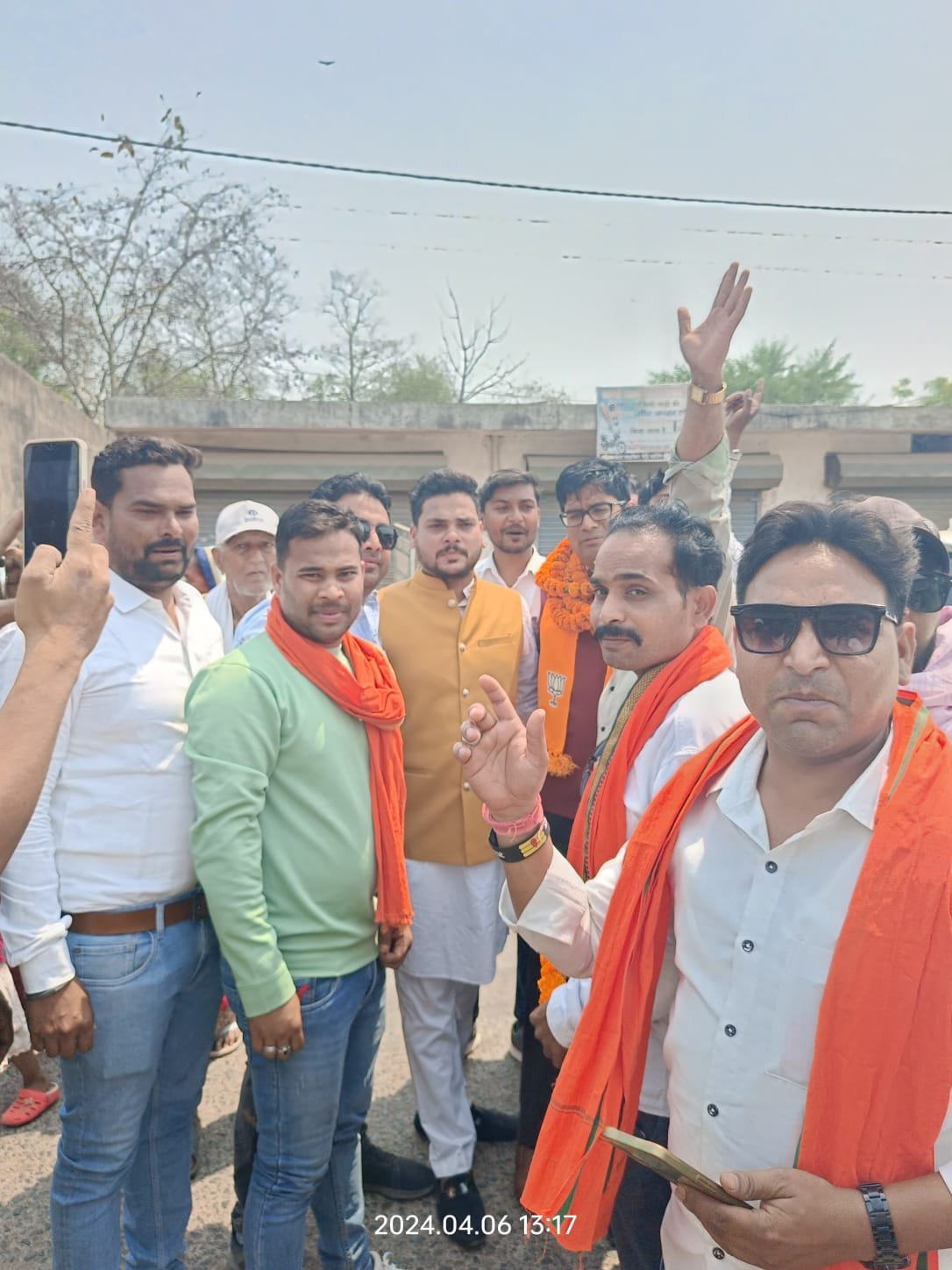 संजय कश्यप के नेतृत्व में डोडकी में हुआ वित्तमंत्री ओपी चौधरी, भाजपा प्रदेश प्रभारी नितिन नवीन का हुआ स्वागत, कार्यकर्ताओं ने समर्थन में लगाए गगनचुंबी नारे 1 IMG 20240406 WA0049 kshititech