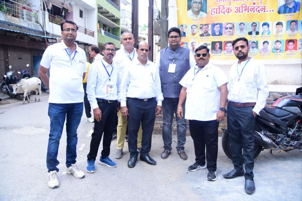 सफलता कड़ी मेहनत से मिलती है, इसका कोई शॉर्टकट नहीं है, आप जैसा सोचेंगे वैसा बनेंगे - सांसद कमलेश जांगड़े, एकता पत्रकार संघ सक्ती के आयोजन से बढ़ा मेधावियों का उत्साह, शिक्षा के लिए बेहतर कार्य करने वाले टीचर्स भी हुए सम्मानित 13 dsc 77672250728076898311186 kshititech
