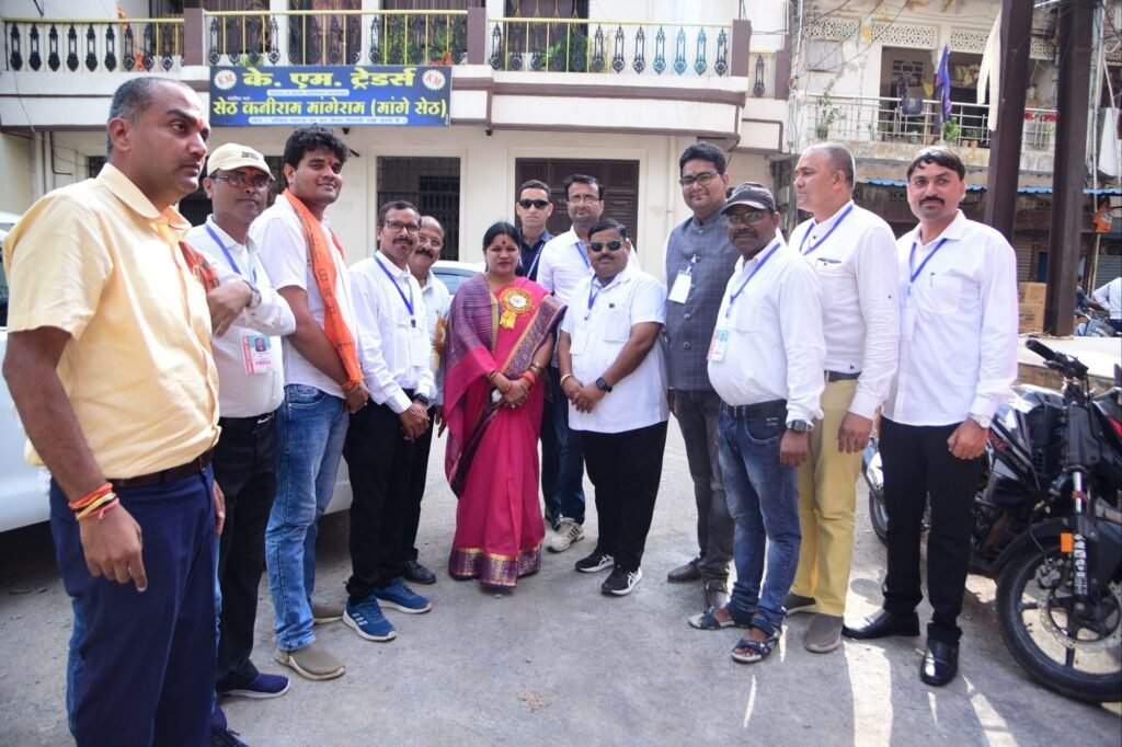 सफलता कड़ी मेहनत से मिलती है, इसका कोई शॉर्टकट नहीं है, आप जैसा सोचेंगे वैसा बनेंगे - सांसद कमलेश जांगड़े, एकता पत्रकार संघ सक्ती के आयोजन से बढ़ा मेधावियों का उत्साह, शिक्षा के लिए बेहतर कार्य करने वाले टीचर्स भी हुए सम्मानित 11 dsc 77764425235436318809669 kshititech