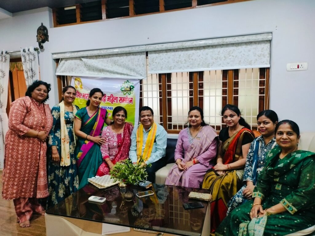मारवाड़ी महिला सम्मेलन ने डॉक्टर्स डे पर किया चिकित्सकों का सम्मान, पौधरोपण भी किया 3 img 20240703 wa03396315597410826500812 kshititech