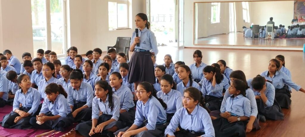 सोशल मीडिया में फैलने से वाली फेक न्यूज से बचकर सही खबरों को जानना होगा, जिंदल वर्ल्ड स्कूल सक्ती में "लेट्स टॉक" का आयोजन 3 img 20240716 wa00964055671375129635867 kshititech