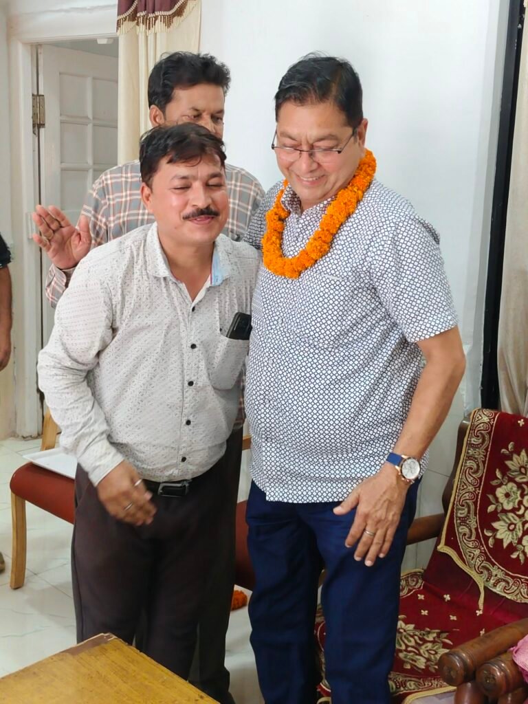 मारवाड़ी युवा मंच सक्ती ने प्रकृति की रक्षा का लिया संकल्प, सांसद कमलेश ने कहा - पौधे हमारे जीवन का महत्वपूर्ण अंग, सभी मिलकर पर्यावरण संरक्षण की दिशा में करेंगे कार्य, पौधरोपण अभियान का हुआ शुभारंभ 4 img 20240708 1128228018926077103965114 kshititech