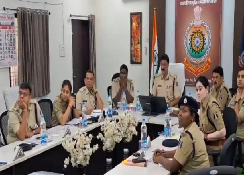 आज से लागू हो जायेंगे नए आपराधिक कानून, फोन और ईमेल से दर्ज होगी एफआईआर, न्याय प्रणाली में होगा व्यापक बदलाव, गिरफ्तारी के बाद घर वालों को सूचित करना पुलिस के लिए होगा अनिवार्य, दुष्कर्म की धाराएं भी बदल जाएंगी 3 screenshot 2024 0701 0811307728830847937664790 kshititech