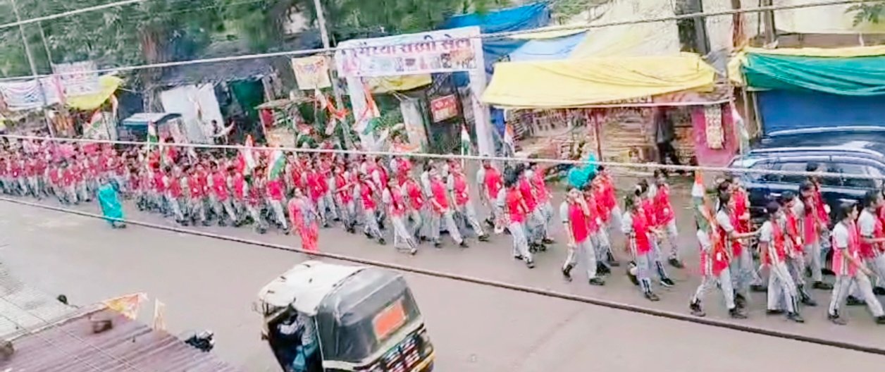 सक्ती: अनुनय कान्वेंट स्कूल में विशाल रैली के साथ मनाया गया स्वाधीनता दिवस, रैली देख नगर वासियों ने कहा- रैली देख आम लोगों में भी आया उत्साह 1 IMG 20240815 154133 1 kshititech