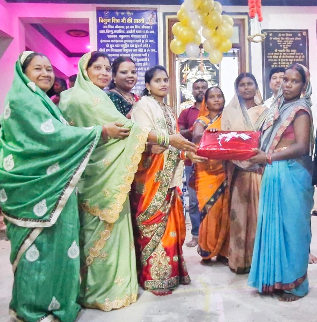 शुभ घड़ी आई, जन्में कृष्ण कन्हाई, रूद्र सेवा संस्थान का जन्माष्टमी पर भव्य आयोजन, रगजा में रहा जश्न का माहौल, अध्यक्ष भवानी ठाकुर ने कहा - भक्तजन दूर-दूर से मंदिर में आकर भगवान श्रीकृष्ण के दर्शन किए 1 IMG 20240827 230354 1 kshititech