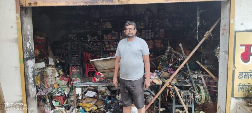 फैंसी स्टोर्स में आग, लाखों का नुकसान, सक्ती के ग्राम टेमर स्थित मां लक्ष्मी महासेल की घटना 2 img 20240805 wa02175474750292103232365 kshititech