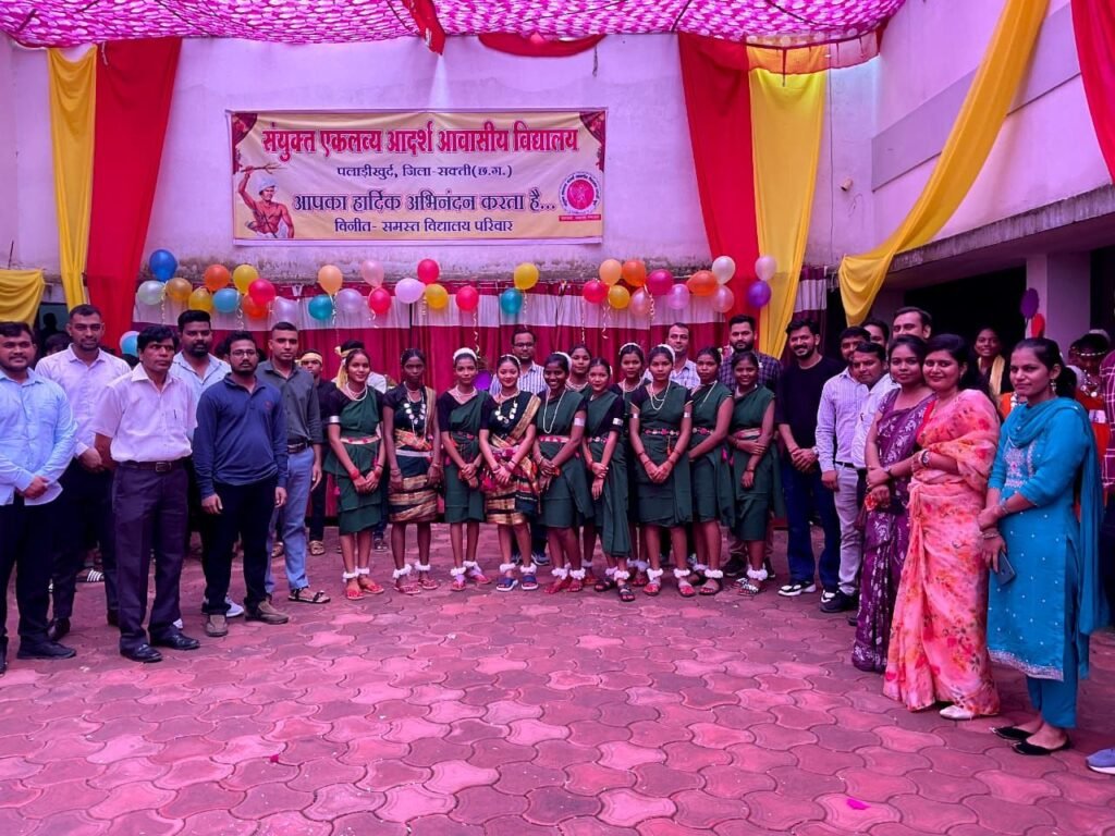 विश्व आदिवसी दिवस पर एकलब्य विद्यालय पलाडीखुर्द की छात्राओ ने दी आदिवासी नृत्य की प्रस्तुति 4 img 20240812 wa01532042714308335957108 kshititech
