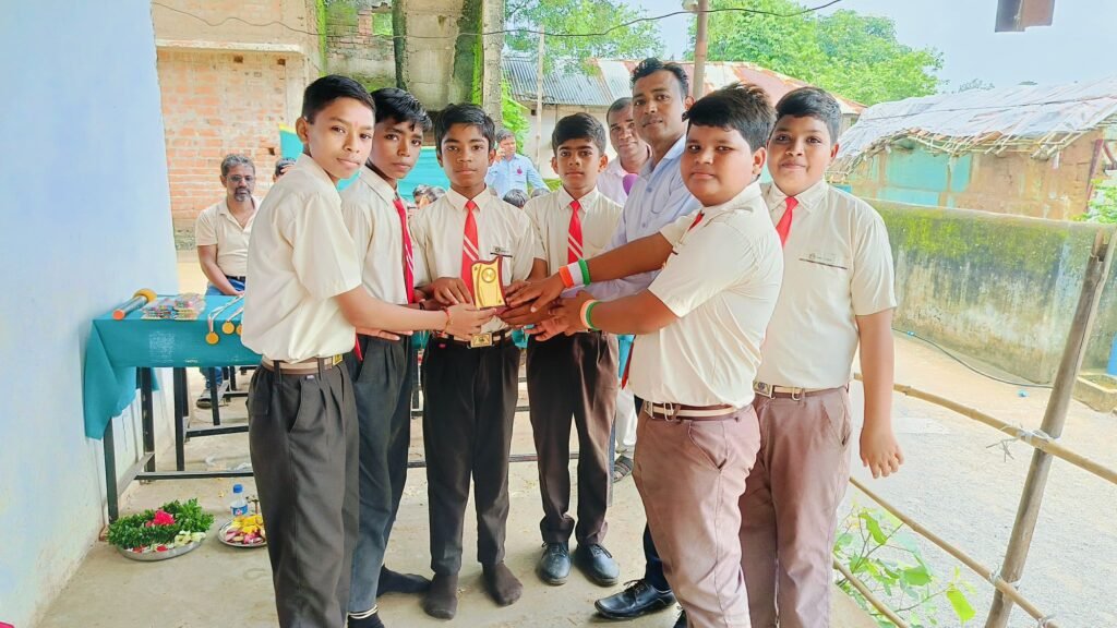 गुरुकुल इंग्लिश मीडियम स्कूल भांटा में काफी हर्षोल्लास पूर्वक धूम धाम से मनाया गया स्वतंत्रता दिवस, नन्हे मुन्ने बच्चों का सांस्कृतिक कार्यक्रम ने मोहा मन 5 img 20240815 wa04497542231343606728756 kshititech