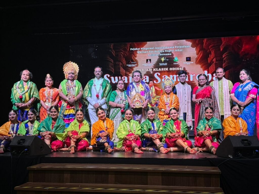 कला संस्कृति मलेशिया के मंच पर सक्ती जिले की विधि ने दी शानदार प्रस्तुति, अंतराष्ट्रीय स्तर पर बढ़ाया मान 2 img 20240825 wa03554031933052122314906 kshititech