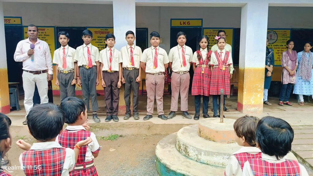 गुरुकुल इंग्लिश मीडियम स्कूल भांटा में धूमधाम से मनाया गया कृष्णा जन्माष्टमी, कृष्ण-राधा बनकर बच्चों ने मोहा मन 6 img 20240827 wa01484902185335900403791 kshititech