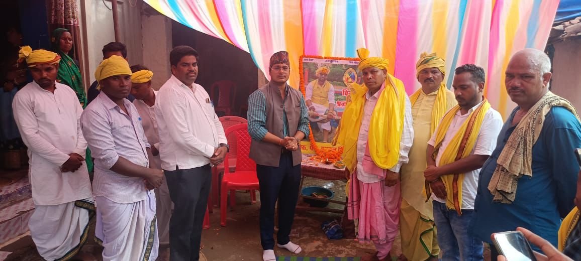 राजा धर्मेंद्र सिंह पहुचे खैरा (तुर्रिधाम) स्व. हरपाल सिंह जी को दी श्रद्धांजलि 1 IMG 20240910 WA0047 kshititech