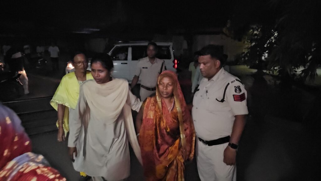 सक्ती क्राइम: पिता की हो चुकी थी मौत, माँ की जगह घर में मंझली बहन का था दबदबा, वह अपने आप को मुखिया और गुरु मानती थी, दोनों भाई करते थे विरोध इसीलिए हटाया रास्ते से 3 20241019 195903981314266080613647 kshititech
