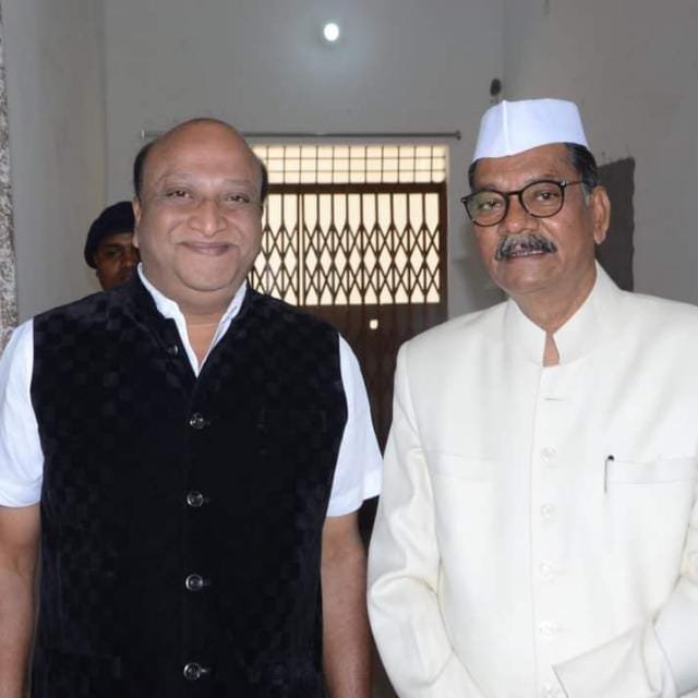 प्रदेश कांग्रेस कमेटी व्यापार प्रकोष्ठ के महामंत्री बनने के बाद कांग्रेस नेता नरेश गेवाडिन ने कहा जिम्मेदारी का बखूबी करूंगा निर्वहन, नेता प्रतिपक्ष डॉ चरणदास महंत का हार्दिक का आभार किया व्यक्त 1 IMG 20241009 WA0292 kshititech