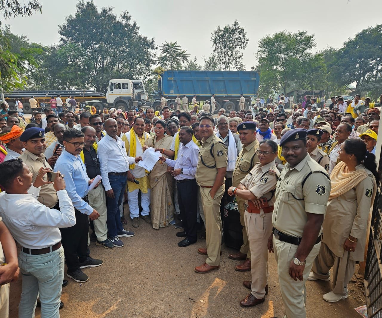 जिला पंचायत परिसीमन पर आदिवासी समाज की आपत्ति, किया धरना प्रदर्शन 1 IMG 20241106 WA0225 kshititech