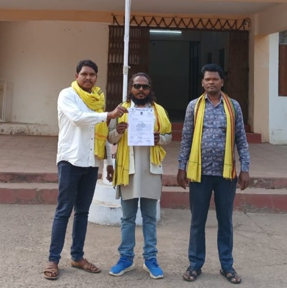 आदिवासी जमीन को सामान्य में रजिस्ट्री करने का मामला, गोंडवाना गणतंत्र पार्टी के पदाधिकारियों ने तीसरी बार कलेक्टर को सौंपा ज्ञापन 1 IMG 20241111 WA0189 kshititech