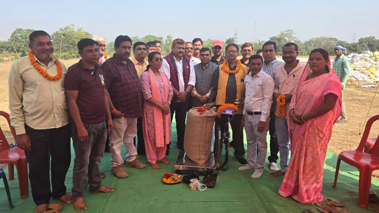 सेवा सहकारी समिति नदौर खुर्द में हुआ धान खरीदी का शुभारंभ 1 IMG 20241205 WA0335 kshititech