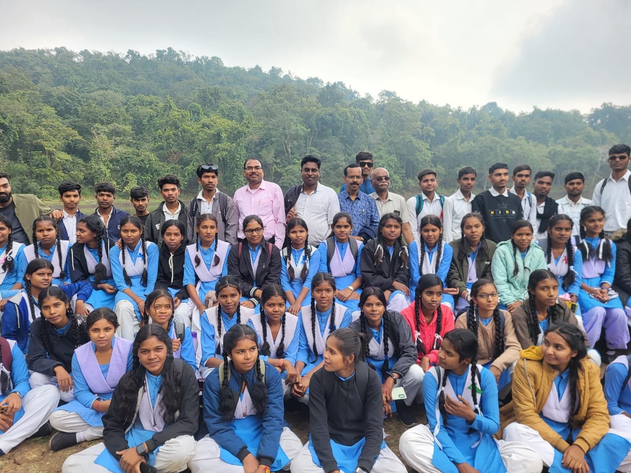 हायर सेकेंडरी खैरा के विद्यार्थियों ने किया चैतुरगढ़, पाली एवं लाफा का शैक्षणिक भ्रमण 1 IMG 20241230 WA0415 kshititech