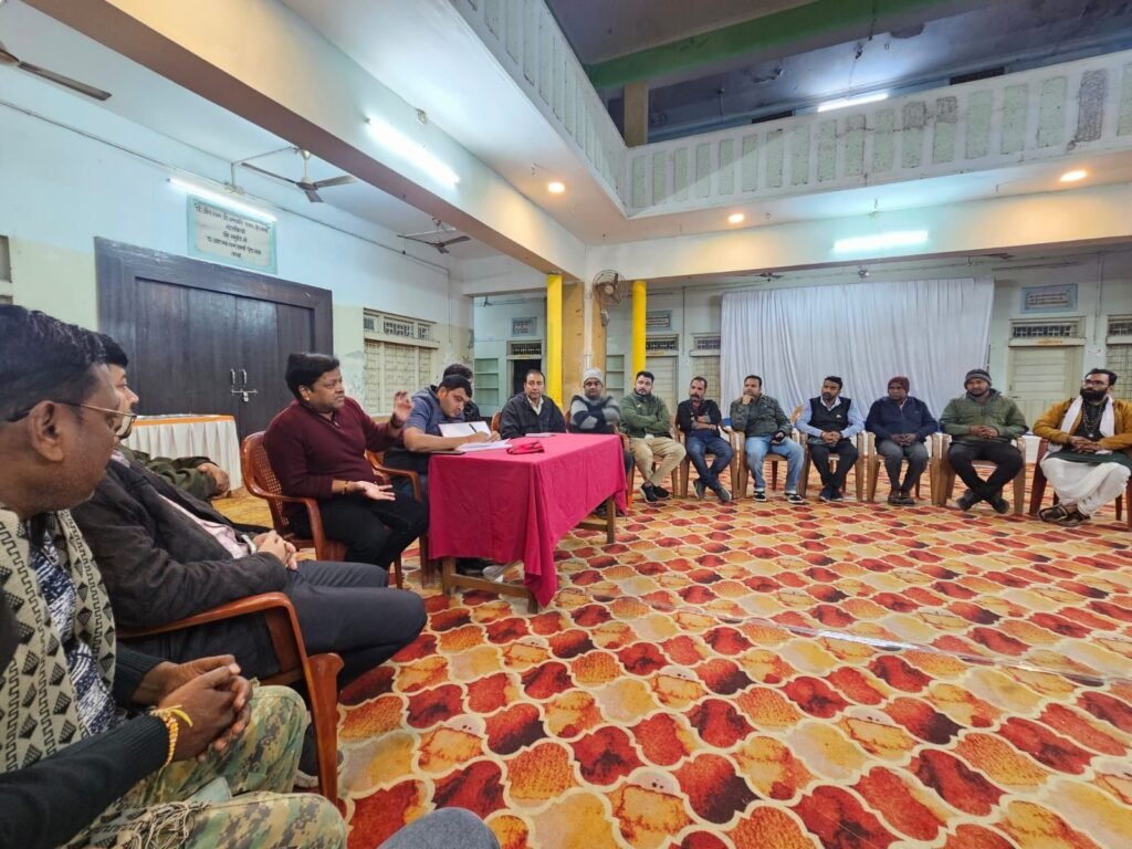 भव्य शिव बारात के आयोजन को लेकर प्रारंभिक तैयारियों का सिलसिला प्रारंभ, राजकुमार अग्रवाल (राजू) के कंधे पर आयोजन की जिम्मेदारी, शिव बारात में सर्व समाज की भागीदारी सुनिश्चित करने का प्रयास, अनोखे आयोजन से बढ़ेगा शहर का गौरव, सक्ती में 26 फरवरी को निकलेगी भगवान शिव जी की बारात 2 img 20250102 wa01707697847151105396966 kshititech