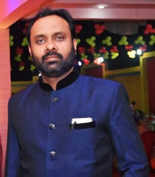 "मुस्कुराहट में ये ढाले नहीं जाते हैं अब " शायर अनीस अरमान के द्वारा लिखी और संगीतकार दिनेश कुमार साहू के धुन और स्वर से सजी ग़ज़ल रिलीज होगी कल 2 img 20250119 wa03361787938576653555822 kshititech
