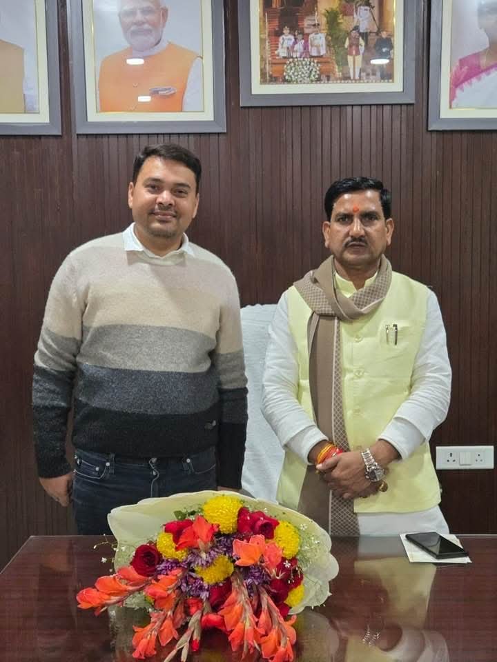 समाजसेवी कमल पटेल ने की केंद्रीय राज्य मंत्री तोखन साहू से की मुलाकात 1 image editor output image1167202158 1738575366652 kshititech
